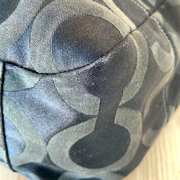 COACH | Madison Op Art Tote - Picture 11 of 13